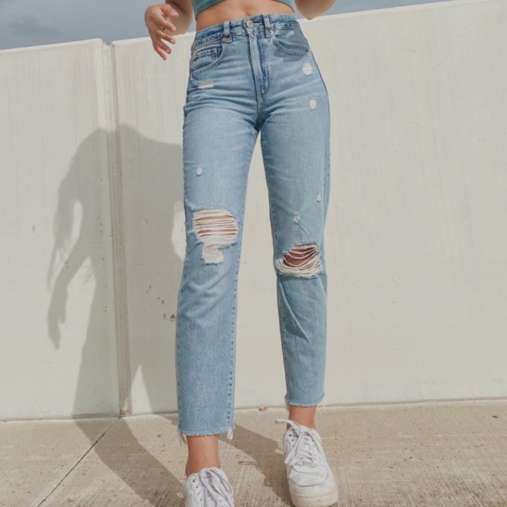 Garage Medium Wash Distressed Mom Jeans Size 00/23